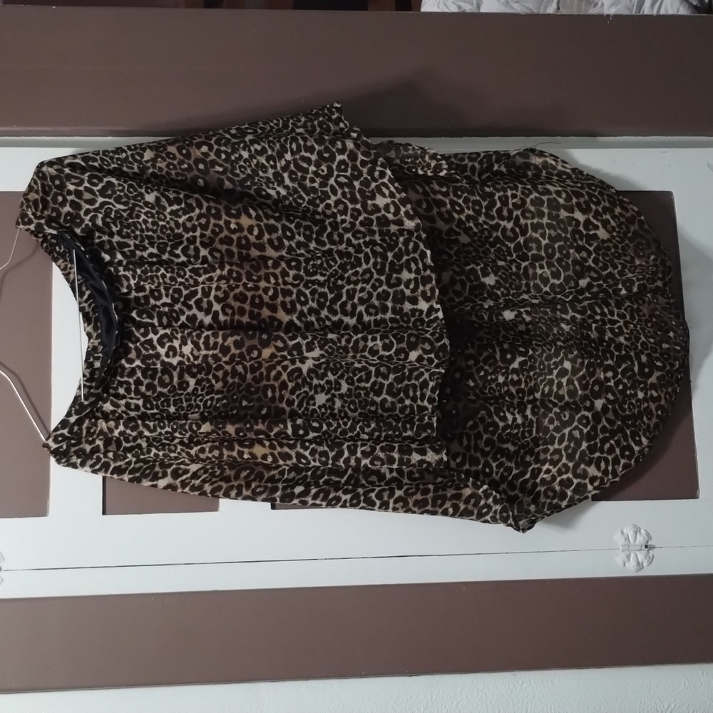 Cheetah print skirt Large short in front long back